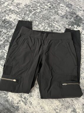 Athleta Black Active Cargo Leggings with Zipper Details